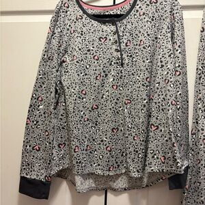Cuddl Duds Gray with pink/black/white heart pattern pajamas NWOT. Size XL.